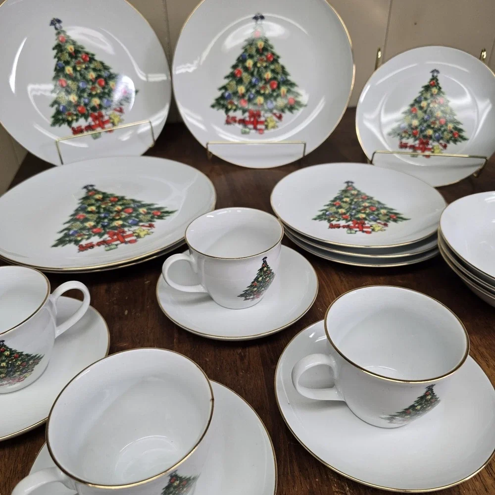 Vintage Jamestown China Christmas Treasure 20 Pc Dinner Set 1989 Plates Dishes